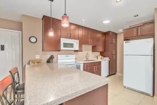 Photo #1: 6680145 Listing 