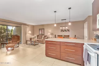 Photo #2: 6680145 Listing 