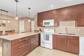 Photo #3: 6680145 Listing 