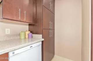 Photo #4: 6680145 Listing 