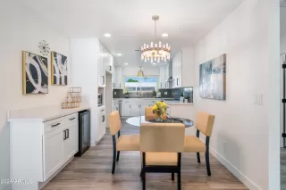 Photo #4: 6680205 Listing