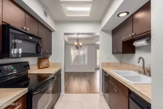 Photo #6: 6680257 Listing 