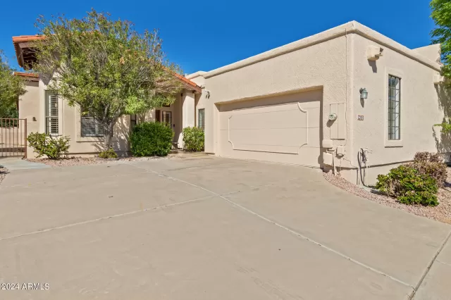 MLS: 6680498 Condo For Sale