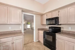 Photo #4: 6680498 Listing