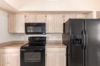 Photo #5: 6680498 Listing
