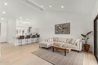 Photo #1: 6680683 Listing