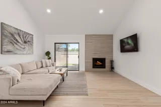 Photo #2: 6680683 Listing