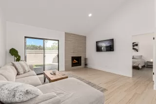 Photo #3: 6680683 Listing