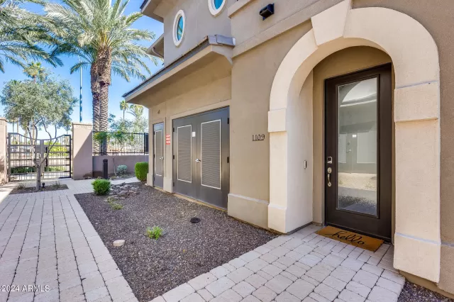 MLS: 6680763 Condo For Sale