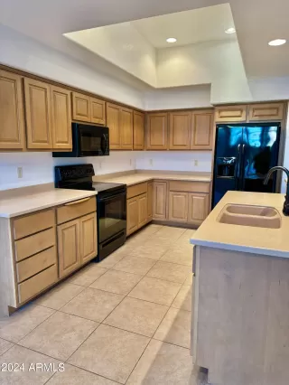 Photo #5: 6680773 Listing