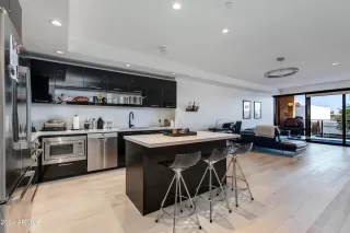 Photo #2: 6680859 Listing