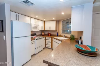 Photo #4: 6680955 Listing 