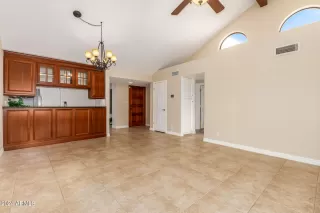 Photo #5: 6681016 Listing 