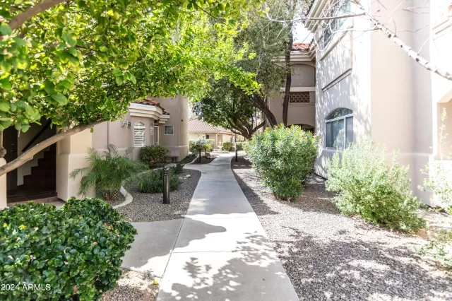 MLS: 6681019 Condo For Sale