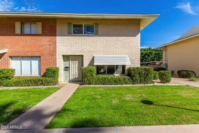 MLS: 6681361 Condo For Sale