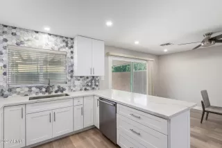 Photo #6: 6681361 Listing