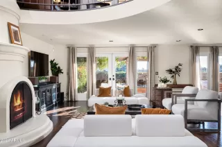 Photo #3: 6681558 Listing 