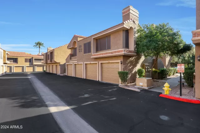 MLS: 6681573 Condo For Sale