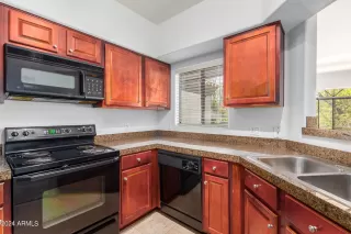 Photo #2: 6681599 Listing