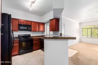 Photo #3: 6681599 Listing