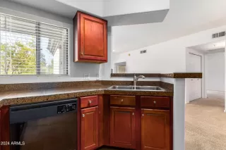 Photo #4: 6681599 Listing