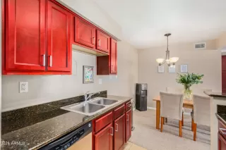 Photo #3: 6681613 Listing