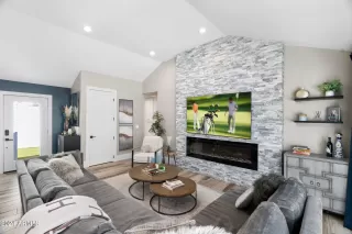 Photo #2: 6681766 Listing 