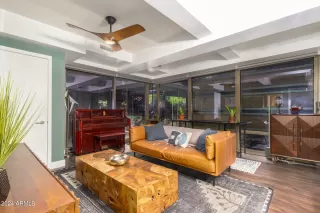 Photo #3: 6682195 Listing