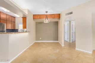 Photo #5: 6682242 Listing