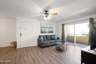 Photo #2: 6682292 Listing