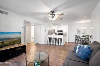 Photo #3: 6682292 Listing