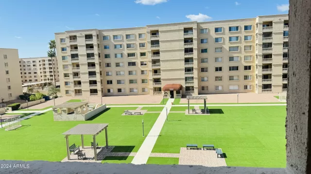 MLS: 6682407 Condo For Sale