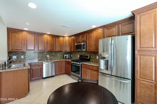 Photo #5: 6682485 Listing