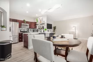 Photo #6: 6682549 Listing