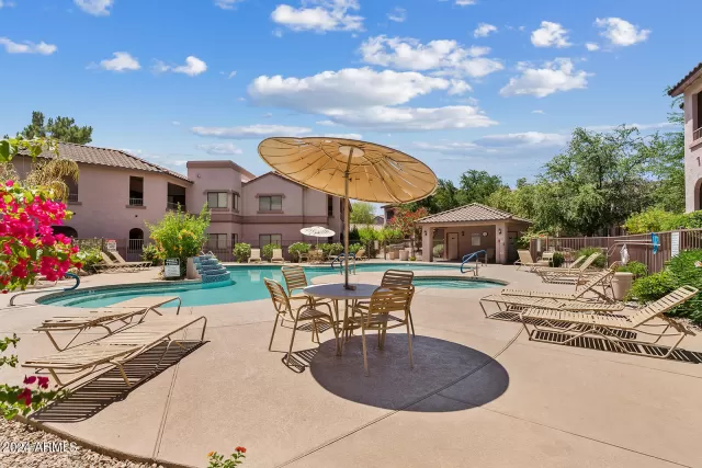 MLS: 6682683 Condo For Sale