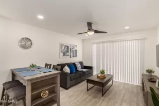 Photo #3: 6682690 Listing