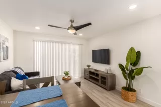 Photo #5: 6682690 Listing