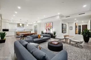 Photo #2: 6682948 Listing