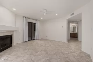 Photo #5: 6683156 Listing