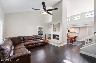 Photo #2: 6683336 Listing