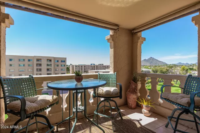 MLS: 6683346 Condo For Sale