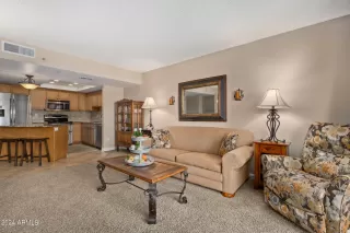 Photo #3: 6683346 Listing 
