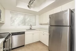Photo #5: 6683432 Listing 