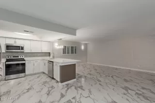 Photo #4: 6683467 Listing