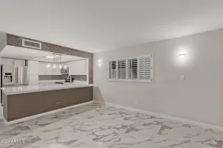 Photo #6: 6683467 Listing