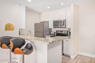 Photo #4: 6683477 Listing