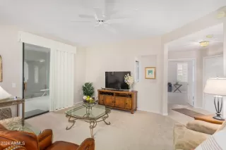 Photo #3: 6683686 Listing