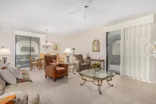 Photo #4: 6683686 Listing