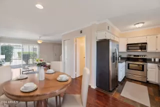 Photo #2: 6683794 Listing