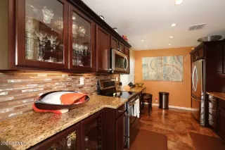 Photo #3: 6683957 Listing